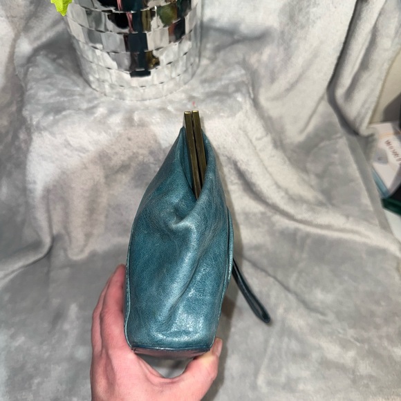 VTG Hobo International Teal Leather Bow Kisslock Handbag - Retro Frame Bag - Picture 5 of 9